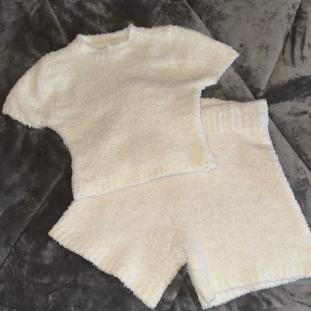 SKIMS Cream Cozy Set